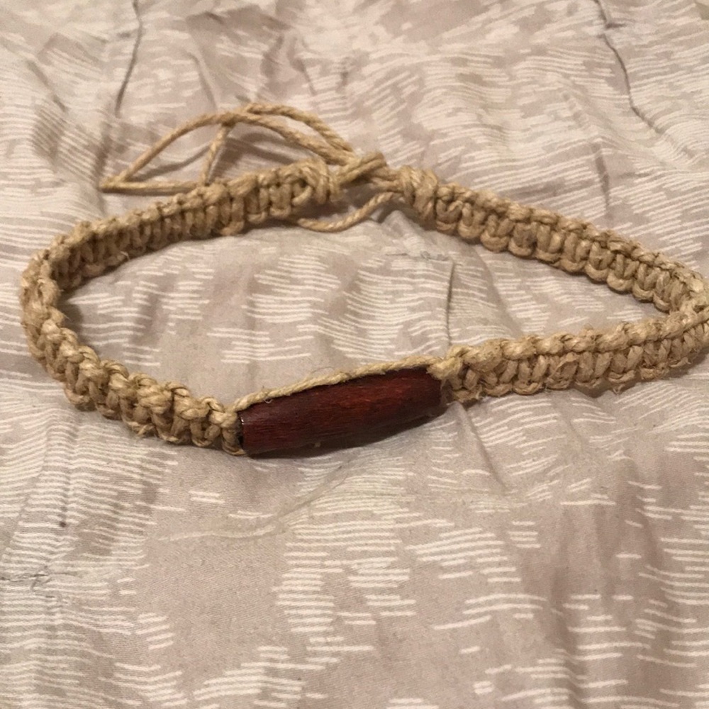 Hemp choker, wooden bead